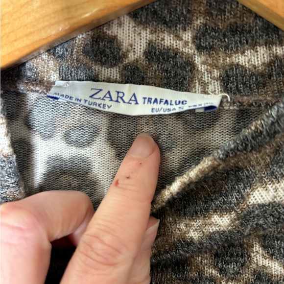 Zara trafaluc leopard cheetah mock neck short sleeve top - Picture 2 of 3